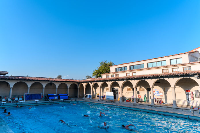 SwimmingPool_Sports_BobbyYu-1