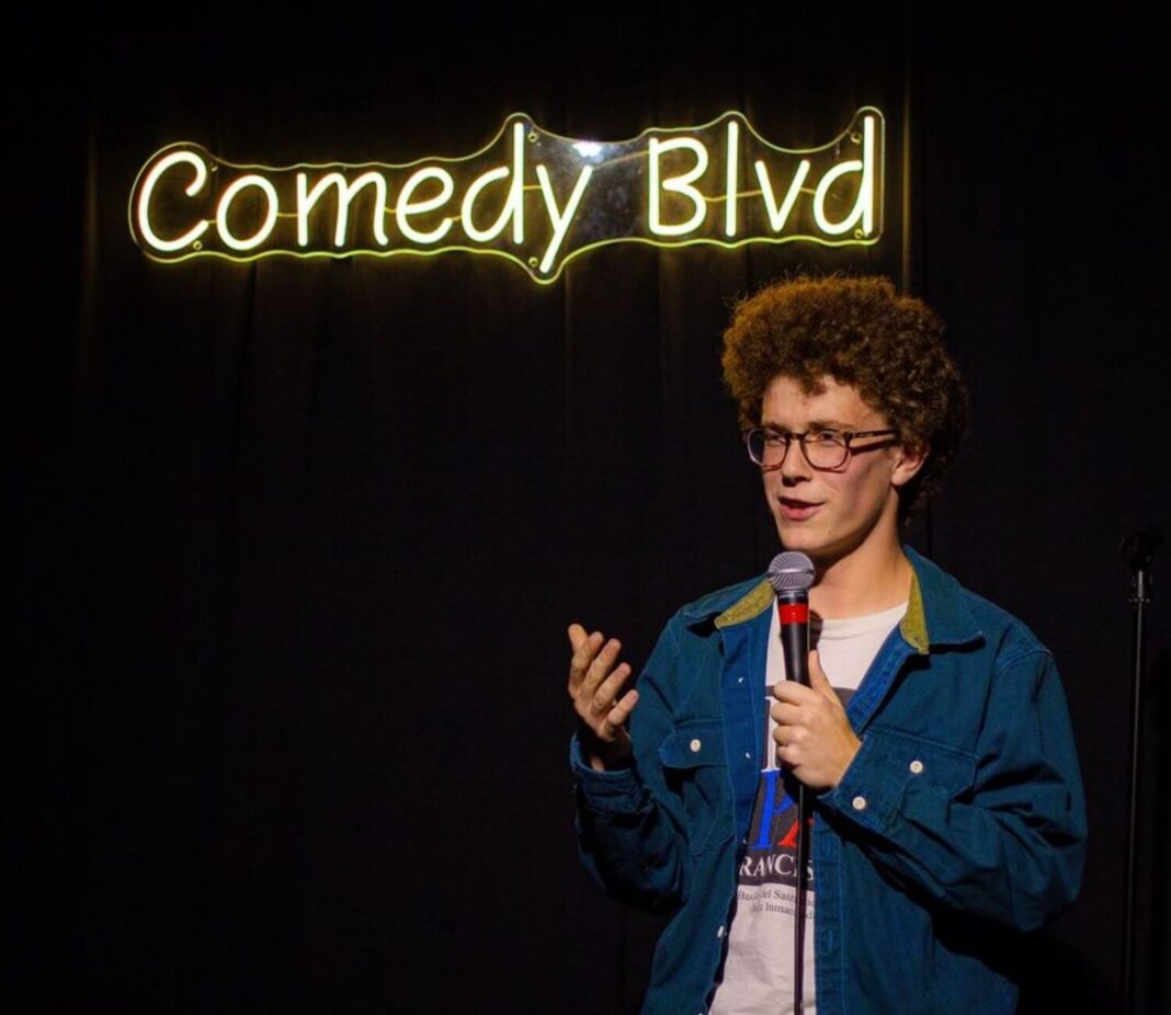 Vincent Hutton Rooftop comedy show elevates students alongside pros - The Occidental